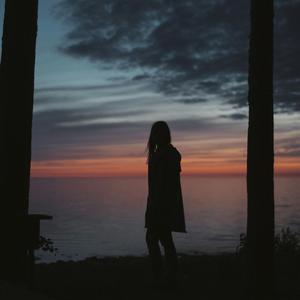 现实中女生被男生强奸的视频
